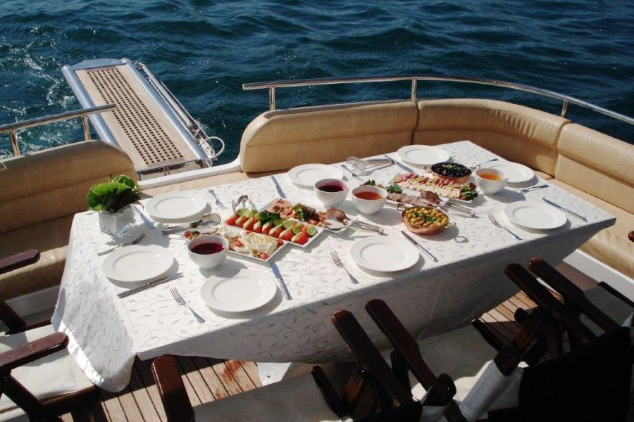 Teknede Kahvaltı Organizasyonu